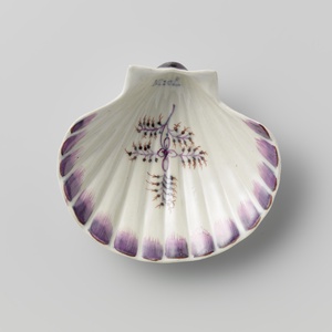 Oesterschelp, beschilderd met een bloemtak